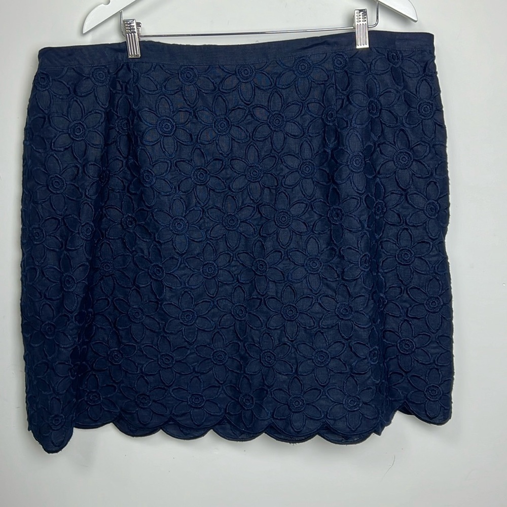 Woman’s Talbots Navy Blue Floral Embroidered Linen Skirt